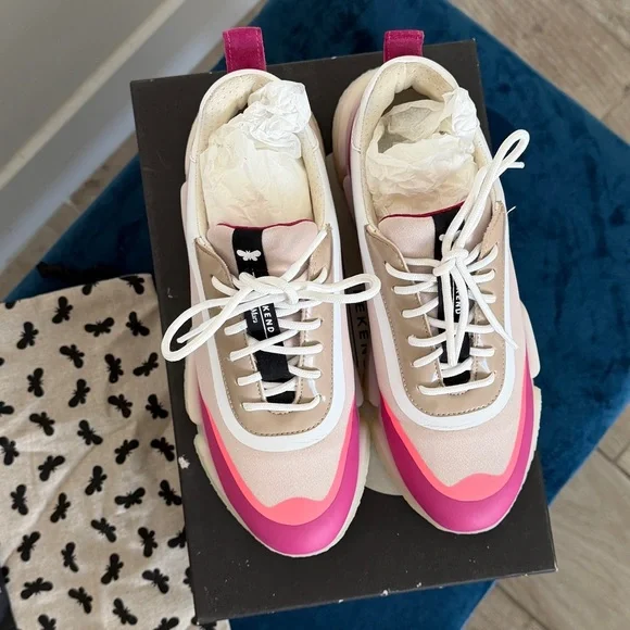 Max Mara Weekend Women's Pink and White Sneakers - Picture 4 of 9